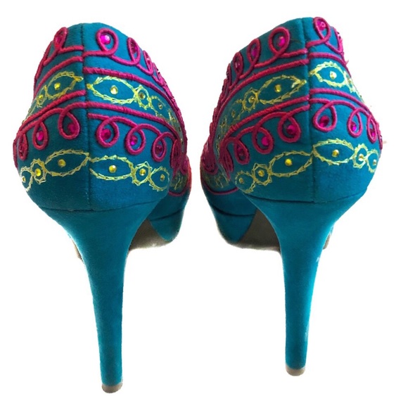 Gianni Bini Blue Suede Embroidered Stiletto Pumps - Picture 4 of 6